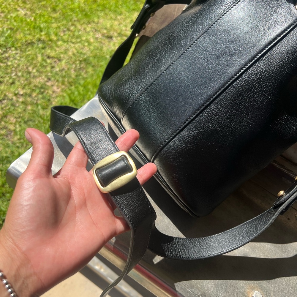 Dooney & Bourke Black Leather Bucket bag - Picture 3 of 7